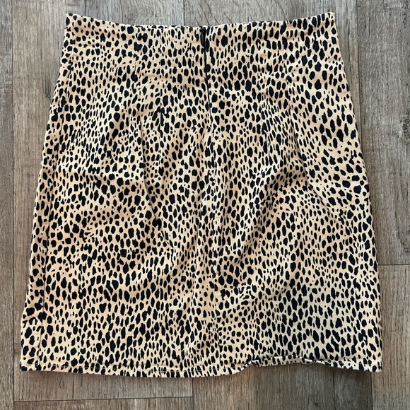 BRANDY MELVILLE | LEOPARD PRINT SKIRT (XS) - Picture 6 of 8
